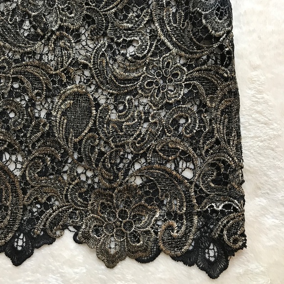 Amazing detailed top - Picture 3 of 4